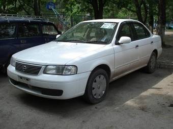 2003 Nissan Sunny Photos