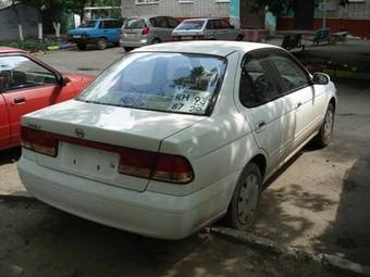 2003 Nissan Sunny Photos