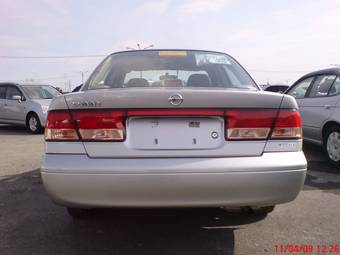 2003 Nissan Sunny Pictures