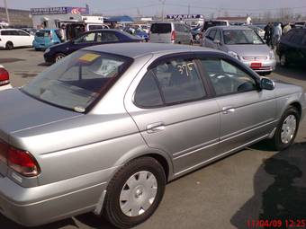 2003 Nissan Sunny Photos