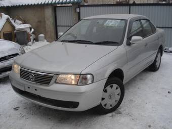 2003 Nissan Sunny Pictures