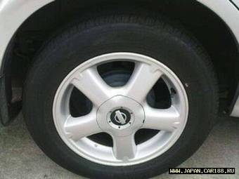 2003 Nissan Sunny Pictures