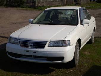 2003 Nissan Sunny Pictures