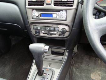 2003 Nissan Sunny Photos