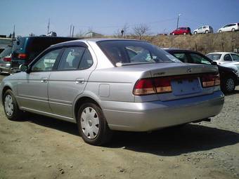 2003 Nissan Sunny Pictures