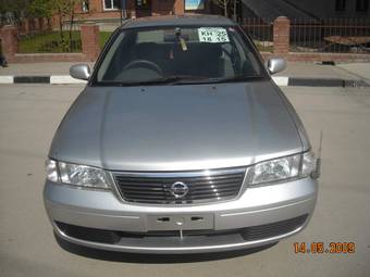 2003 Nissan Sunny Photos