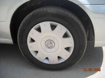2003 Nissan Sunny Pictures