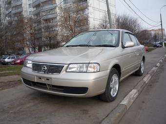 2003 Nissan Sunny Pictures