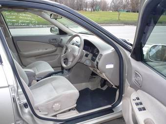 2003 Nissan Sunny Pics