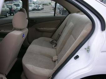 2003 Nissan Sunny Pictures