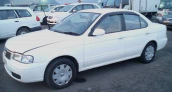 2003 Nissan Sunny Pictures