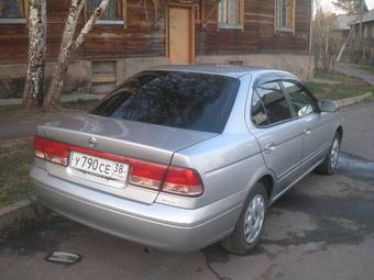 2003 Nissan Sunny Pictures