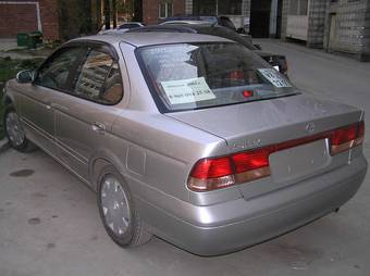 2003 Nissan Sunny Photos