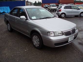 2003 Nissan Sunny Photos