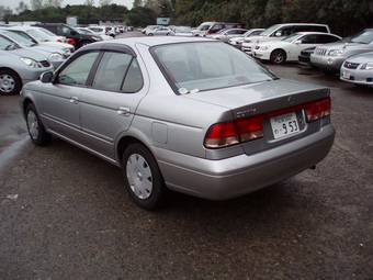 2003 Nissan Sunny Photos