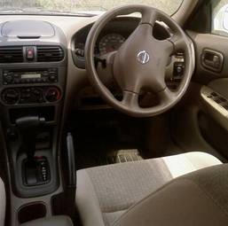 2003 Nissan Sunny Pictures