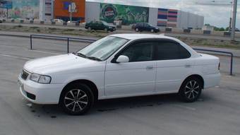 2003 Nissan Sunny Photos