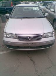 2003 Nissan Sunny Pictures