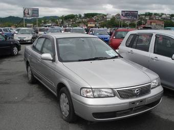 2003 Nissan Sunny Pictures