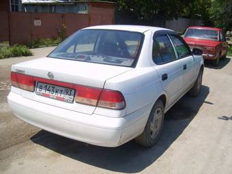 2003 Nissan Sunny Pictures