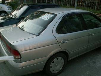 2003 Nissan Sunny Pictures