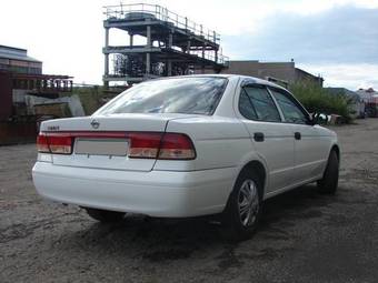 2003 Nissan Sunny Pictures