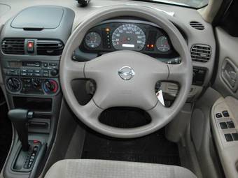 2003 Nissan Sunny Pictures