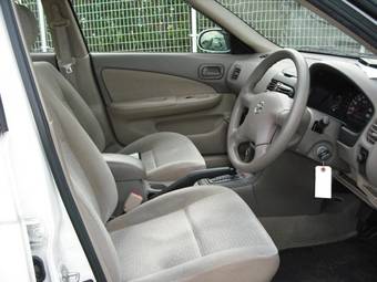 2003 Nissan Sunny Pictures