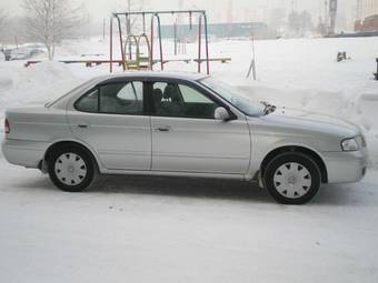 2003 Nissan Sunny Pictures