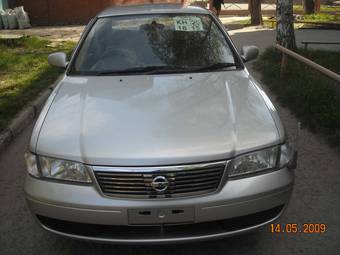 2003 Nissan Sunny Photos