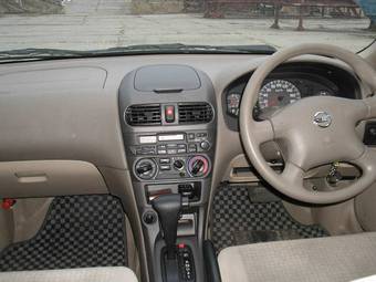 2003 Nissan Sunny Photos