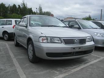 2003 Nissan Sunny Pictures