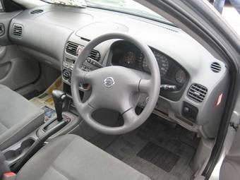 2003 Nissan Sunny Photos