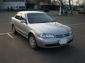 2003 Nissan Sunny Pictures