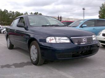 2003 Nissan Sunny Photos