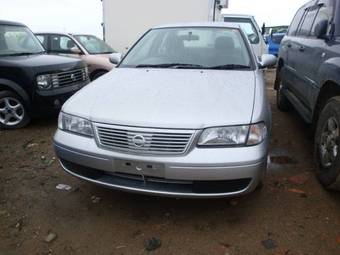 2003 Nissan Sunny Photos