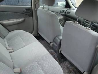 2003 Nissan Sunny Photos