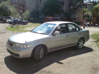 2003 Nissan Sunny Photos