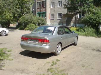 2003 Nissan Sunny Pictures