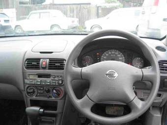 2003 Nissan Sunny Photos