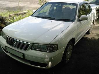 2003 Nissan Sunny Photos