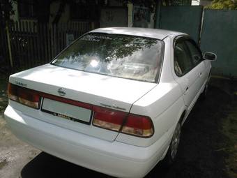 2003 Nissan Sunny Pictures