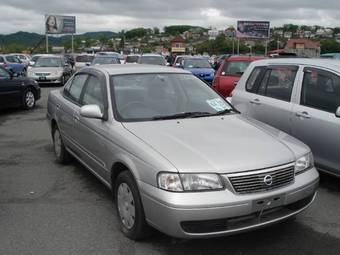 2003 Nissan Sunny Photos