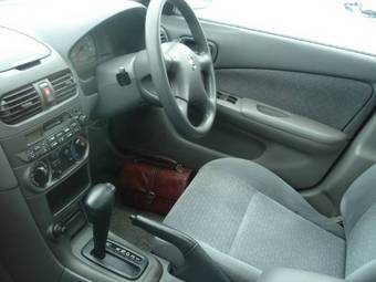2003 Nissan Sunny Pictures