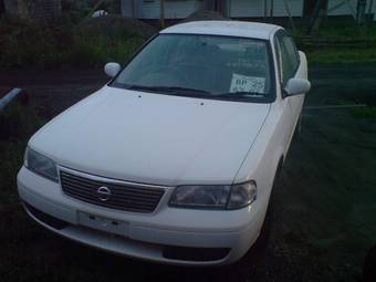 2003 Nissan Sunny Pictures