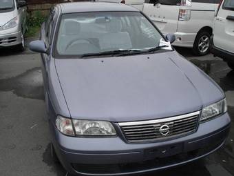 2003 Nissan Sunny Photos