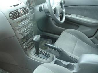 2003 Nissan Sunny Pictures