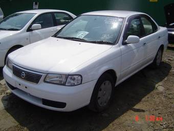 2003 Nissan Sunny Photos