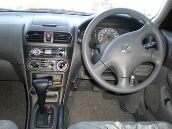 2003 Nissan Sunny Photos