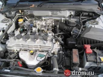 2003 Nissan Sunny Pictures